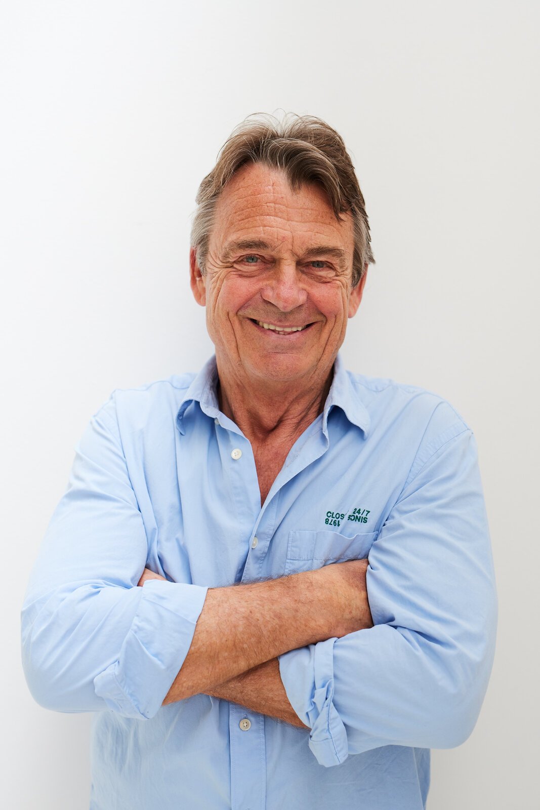 Krystian Martinek, Portrait lachend